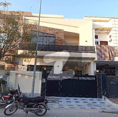 سٹی ہاؤسنگ سوسائٹی گوجرانوالہ میں 4 کمروں کا 5 مرلہ مکان 2.3 کروڑ میں برائے فروخت۔