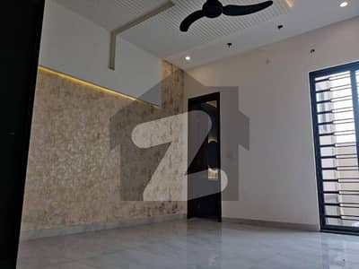 5 MARLA HOUSE ON 60 FEET ROAD WITH BASEMENT