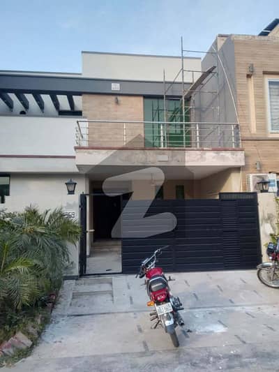 10 Marla Corner House For Rent In Umer Block Bahria Town Lahore