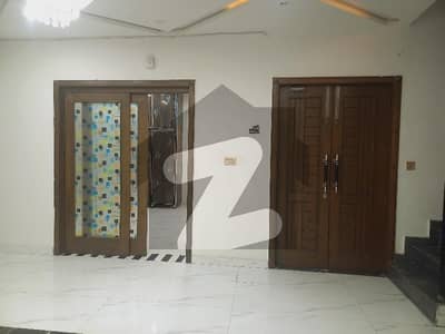 5 Marla Beautiful House Available For Rent