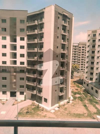 عسکری 10 - سیکٹر ایف عسکری 10,عسکری,لاہور میں 3 کمروں کا 10 مرلہ فلیٹ 1.25 لاکھ میں کرایہ پر دستیاب ہے۔