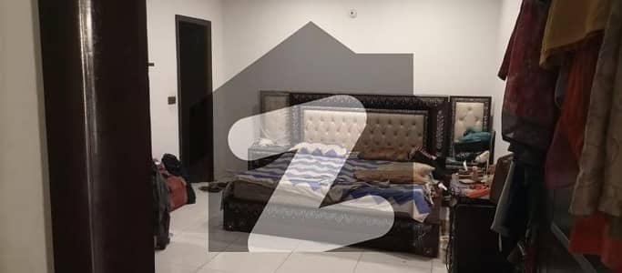 گلستانِِ جوہر ۔ بلاک 12 گلستانِ جوہر,کراچی میں 3 کمروں کا 10 مرلہ زیریں پورشن 2.75 کروڑ میں برائے فروخت۔