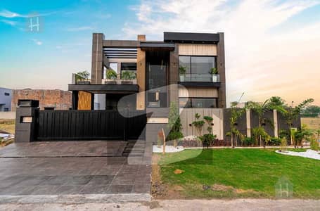 ڈی ایچ اے فیز 8 ڈیفنس (ڈی ایچ اے),لاہور میں 5 کمروں کا 1 کنال مکان 7.9 کروڑ میں برائے فروخت۔ ڈی ایچ اے فیز 8 ڈیفنس (ڈی ایچ اے),لاہور میں 5 کمروں کا 1 کنال مکان 7.9 کروڑ میں برائے فروخت۔