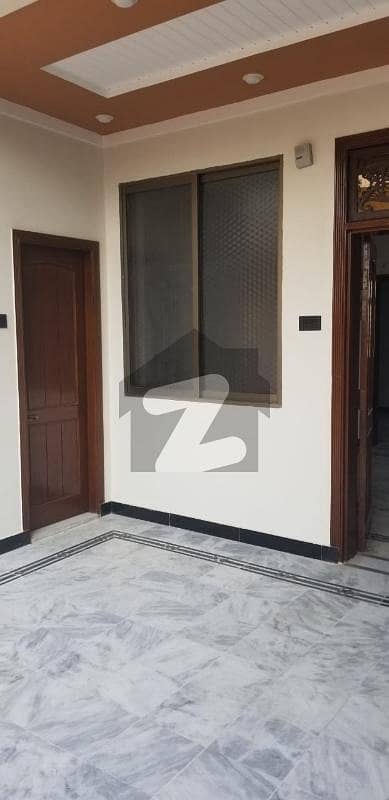 5marla fresh uper portion for rent in Regi model town zone 4.