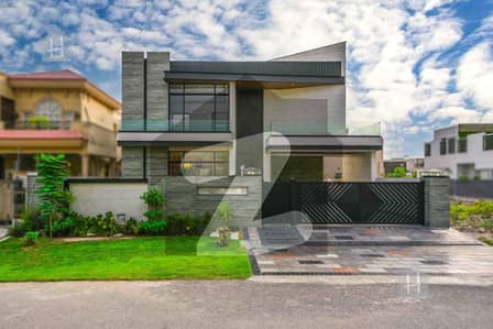 ڈی ایچ اے فیز 4 ڈیفنس (ڈی ایچ اے),لاہور میں 5 کمروں کا 1 کنال مکان 9.8 کروڑ میں برائے فروخت۔