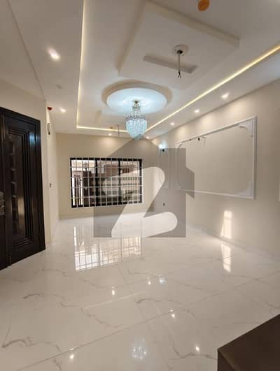 ڈی ایچ اے 11 رہبر لاہور میں 3 کمروں کا 5 مرلہ مکان 1.0 لاکھ میں کرایہ پر دستیاب ہے۔