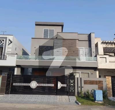 سٹی ہاؤسنگ سوسائٹی گوجرانوالہ میں 5 کمروں کا 10 مرلہ مکان 4.75 کروڑ میں برائے فروخت۔ سٹی ہاؤسنگ سوسائٹی گوجرانوالہ میں 5 کمروں کا 10 مرلہ مکان 4.75 کروڑ میں برائے فروخت۔