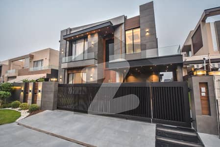 ڈی ایچ اے فیز 6 ڈیفنس (ڈی ایچ اے),لاہور میں 5 کمروں کا 1 کنال مکان 9.25 کروڑ میں برائے فروخت۔