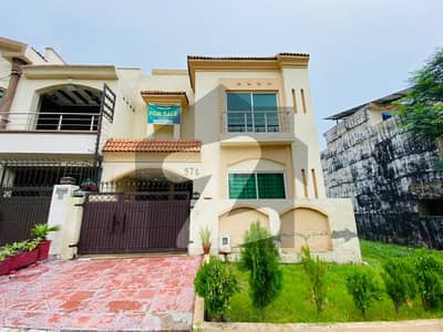 بحریہ ٹاؤن فیز 8 بحریہ ٹاؤن راولپنڈی,راولپنڈی میں 3 کمروں کا 5 مرلہ مکان 2.1 کروڑ میں برائے فروخت۔