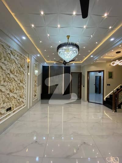 پارک ویو سٹی لاہور میں 2 کمروں کا 5 مرلہ بالائی پورشن 45.0 ہزار میں کرایہ پر دستیاب ہے۔