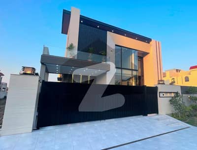 ڈی ایچ اے فیز 6 ڈیفنس (ڈی ایچ اے),لاہور میں 5 کمروں کا 1 کنال مکان 3.0 لاکھ میں کرایہ پر دستیاب ہے۔