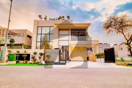 ڈی ایچ اے فیز 6 ڈیفنس (ڈی ایچ اے),لاہور میں 5 کمروں کا 1 کنال مکان 4.0 لاکھ میں کرایہ پر دستیاب ہے۔