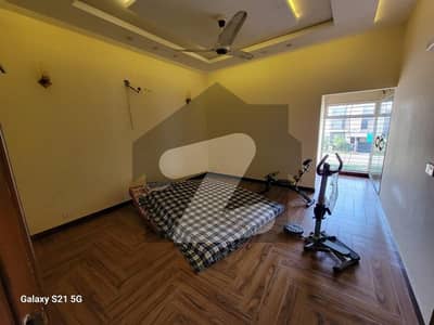 10 Marla Upper Portion With Gas For Rent