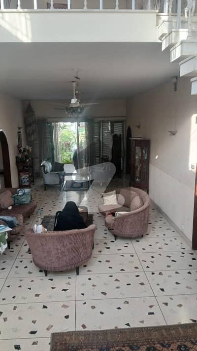 BUNGALOW FOR SALE NEAR KARACHI NATIONAL STADIUM