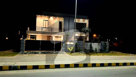 ڈی ایچ اے فیز 7 ڈیفنس (ڈی ایچ اے),لاہور میں 5 کمروں کا 1 کنال مکان 3.0 لاکھ میں کرایہ پر دستیاب ہے۔