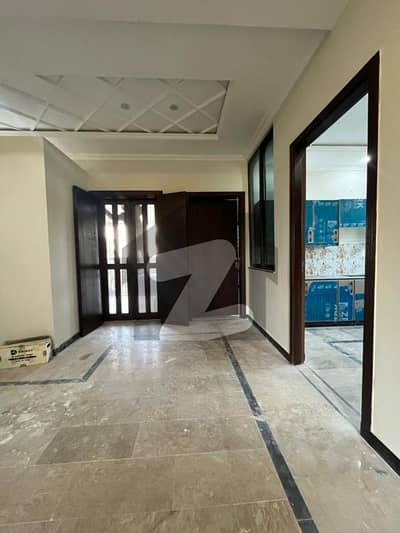 سوان گارڈن اسلام آباد میں 2 کمروں کا 10 مرلہ زیریں پورشن 65.0 ہزار میں کرایہ پر دستیاب ہے۔