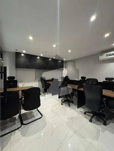 ڈی ایچ اے فیز 8 ڈیفنس (ڈی ایچ اے),لاہور میں 8 مرلہ دفتر 2.8 لاکھ میں کرایہ پر دستیاب ہے۔