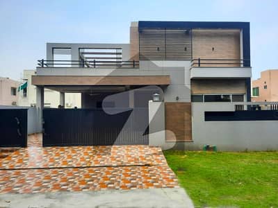 ڈی ایچ اے فیز 2 ڈیفنس (ڈی ایچ اے),لاہور میں 5 کمروں کا 1 کنال مکان 7.3 کروڑ میں برائے فروخت۔