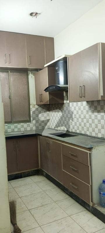 Prime Location 550 Square Feet Upper Portion In PECHS Block 2