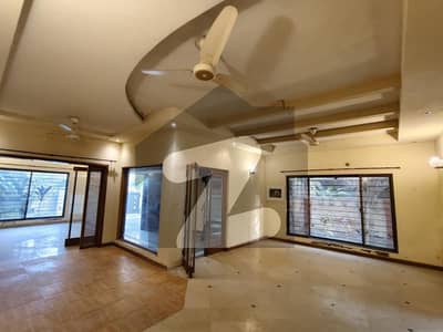 4 Beds 10 Marla Ideal Location House for Sale in Ex Air Avenue DHA Phase 8 Lahore.