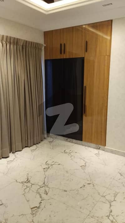 سینٹرل پارک ہاؤسنگ سکیم لاہور میں 4 کمروں کا 5 مرلہ مکان 2.25 کروڑ میں برائے فروخت۔