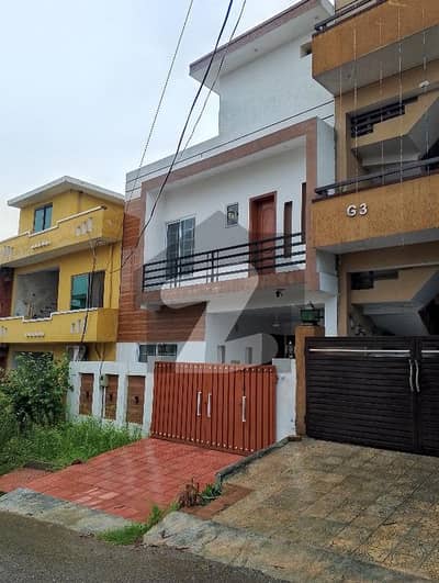 نیول اینکریج اسلام آباد میں 4 کمروں کا 5 مرلہ مکان 2.5 کروڑ میں برائے فروخت۔