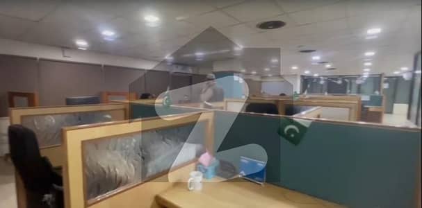 شاہراہِ فیصل کراچی میں 14 مرلہ دفتر 5.0 لاکھ میں کرایہ پر دستیاب ہے۔