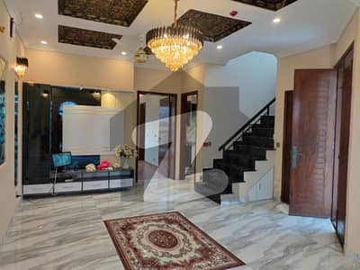 ڈی ایچ اے 9 ٹاؤن ڈیفنس (ڈی ایچ اے),لاہور میں 4 کمروں کا 5 مرلہ مکان 2.5 کروڑ میں برائے فروخت۔