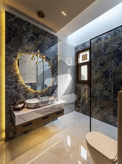 ڈی ایچ اے فیز 8 ڈی ایچ اے ڈیفینس,کراچی میں 5 کمروں کا 1 کنال مکان 6.0 لاکھ میں کرایہ پر دستیاب ہے۔