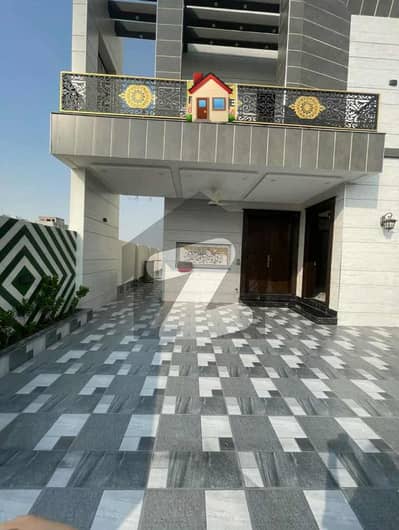 10 Marla House Available For Rent ''C" Block