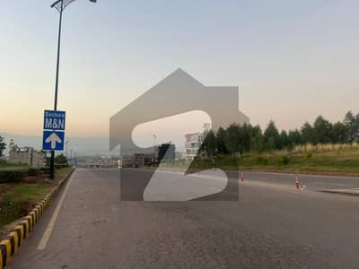 10 Marla Park Face Plot | Sector M | Ready Possession | Charges Paid