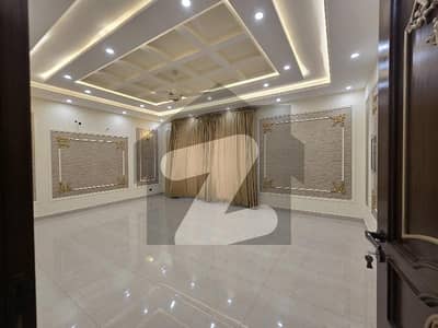 طارق گارڈنز لاہور میں 3 کمروں کا 5 مرلہ مکان 1.0 لاکھ میں کرایہ پر دستیاب ہے۔