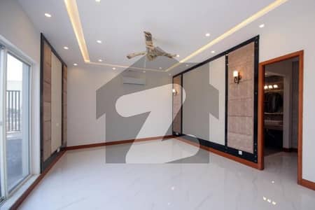 BANKERS AVENUE COOPERATIVE HOUSING SOCIETY BEDIAN ROAD  10 MARLA UP PORTION AVAILABLE ON RENT PRIME LOCATION