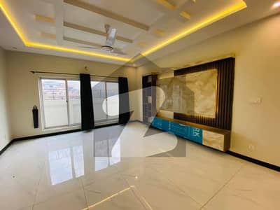 ڈی ایچ اے ڈیفینس فیز 2 ڈی ایچ اے ڈیفینس,اسلام آباد میں 3 کمروں کا 1 کنال بالائی پورشن 85.0 ہزار میں کرایہ پر دستیاب ہے۔