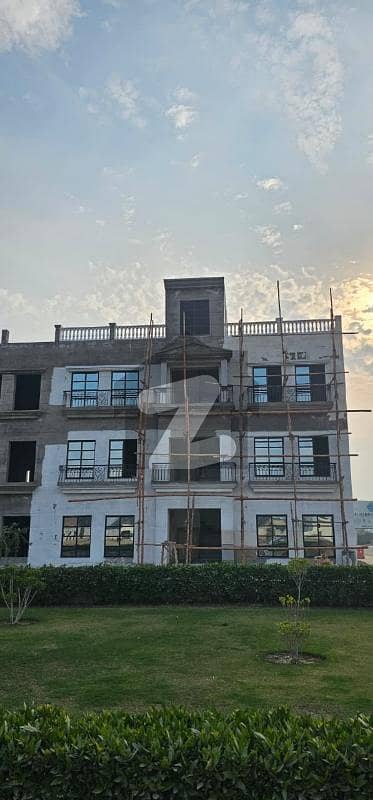 Ideal 5 Square Feet Flat has landed on market in Maryam Town, Lahore