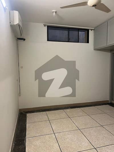 ایف ۔ 10/3 ایف ۔ 10,اسلام آباد میں 2 کمروں کا 1 کنال زیریں پورشن 1.25 لاکھ میں کرایہ پر دستیاب ہے۔