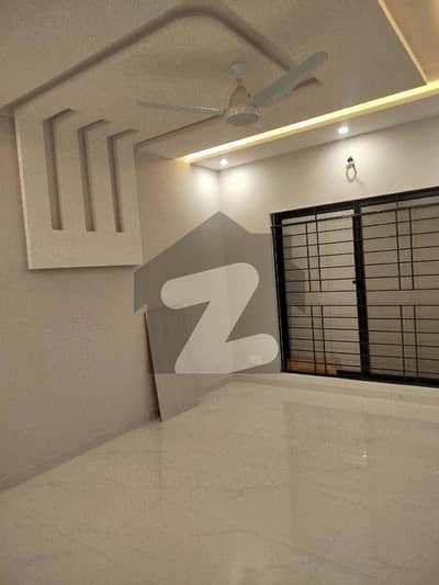 ڈی ایچ اے ڈیفینس فیز 2 ڈی ایچ اے ڈیفینس,اسلام آباد میں 3 کمروں کا 5 مرلہ مکان 4.95 کروڑ میں برائے فروخت۔