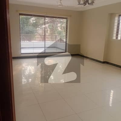 ڈی ایچ اے فیز 2 ڈی ایچ اے ڈیفینس,کراچی میں 9 کمروں کا 1 کنال مکان 8.0 لاکھ میں کرایہ پر دستیاب ہے۔