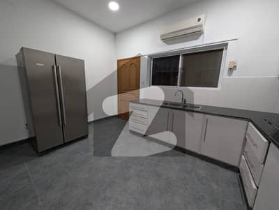 F-7 Excellent Modern 500 SQY Spacious And Beautiful Double Story House Proper And Modern Fittings Along With Marble Flooring 3 Bedrooms, 3 Attached Bathrooms