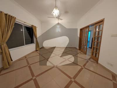 F-7 Excellent Modern 500 SQY Spacious And Beautiful Double Story House Proper And Modern Fittings Along With Marble Flooring 3 Bedrooms, 3 Attached Bathrooms