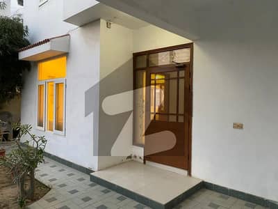 ڈی ایچ اے فیز 8 - زون اے ڈی ایچ اے فیز 8,ڈی ایچ اے ڈیفینس,کراچی میں 4 کمروں کا 1 کنال مکان 13.0 کروڑ میں برائے فروخت۔