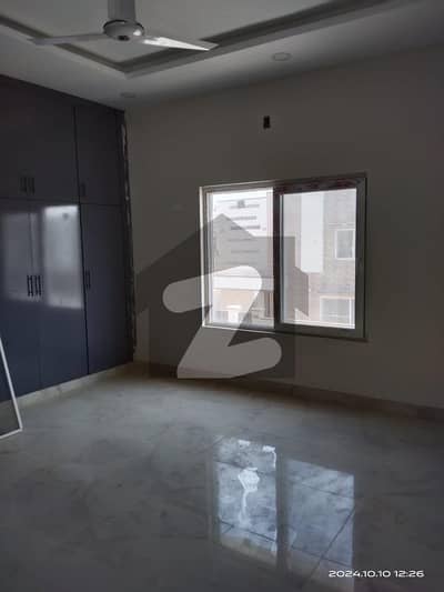 "350 Sq Yards Of Comfort &Amp; Convenience In Prime Location"