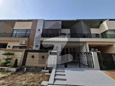 بش ایگزیکٹو ولاز ملتان میں 1 کمرے کا 5 مرلہ فلیٹ 85.0 ہزار میں کرایہ پر دستیاب ہے۔