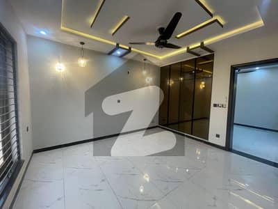 BRAND NEW BEAUTIFUL HOUSE 8 MARLA AVAILABLE FOR SALE IN BAHRIA ORCHARD LAHORE