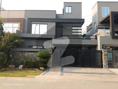 پیراگون سٹی لاہور میں 5 کمروں کا 10 مرلہ مکان 4.25 کروڑ میں برائے فروخت۔