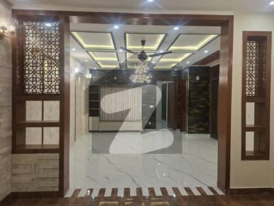 آئی ای پی انجنیئرز ٹاؤن ۔ سیکٹر اے آئی ای پی انجینئرز ٹاؤن,لاہور میں 6 کمروں کا 10 مرلہ مکان 3.95 کروڑ میں برائے فروخت۔