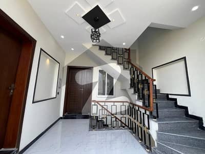 فیصل ٹاؤن - ایف ۔ 18 اسلام آباد میں 5 مرلہ مکان 2.3 کروڑ میں برائے فروخت۔