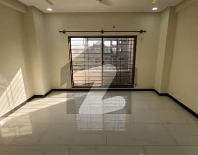 عسکری ٹاور 4 ڈی ایچ اے ڈیفینس فیز 5,ڈی ایچ اے ڈیفینس,اسلام آباد میں 3 کمروں کا 10 مرلہ فلیٹ 3.1 کروڑ میں برائے فروخت۔