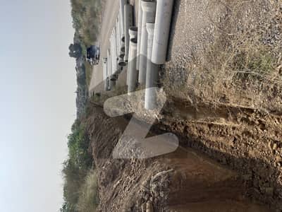 I-12/3 plot for sale park face size 25x50 level plot Reasonable price