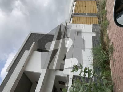 Urgent Sale 500 Sq Yards Double Story Bungalow With Basement For Sale In Precinct 4